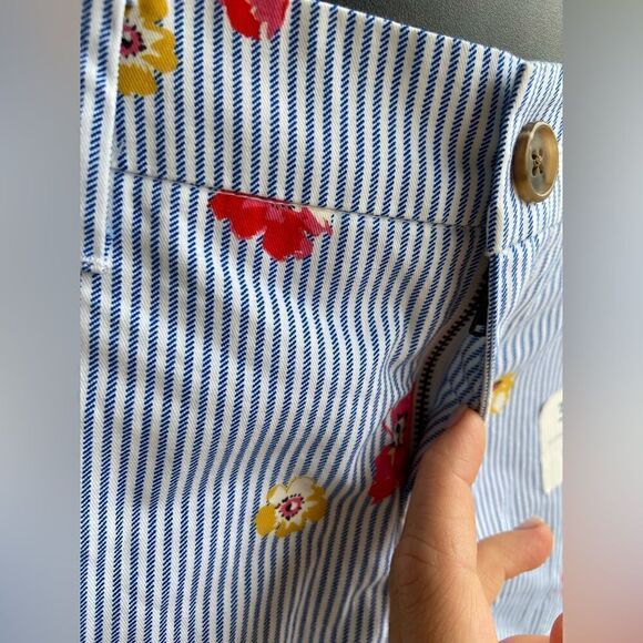 Old Navy Women's Everyday Short Sz 0 Blue White Stripe Floral Flat Front Shorts - Picture 5 of 11